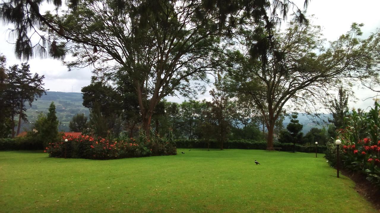 White Horse Inn Kabale Exterior photo